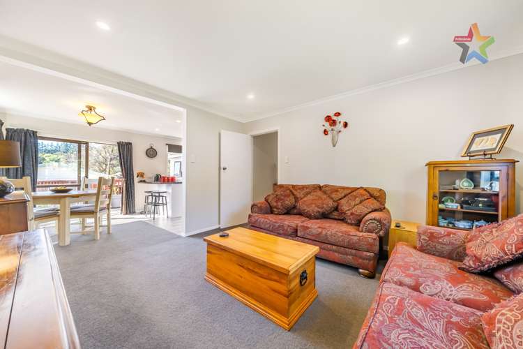 13 Lees Grove Wainuiomata_7