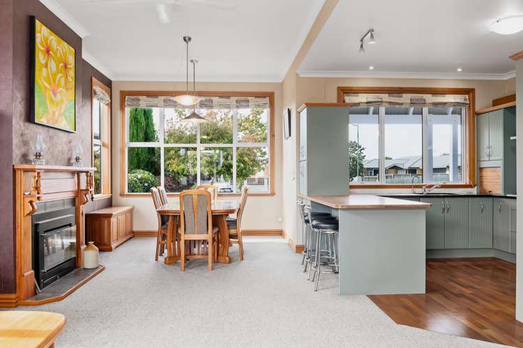 16 Thistlewood Avenue Hamilton East_7