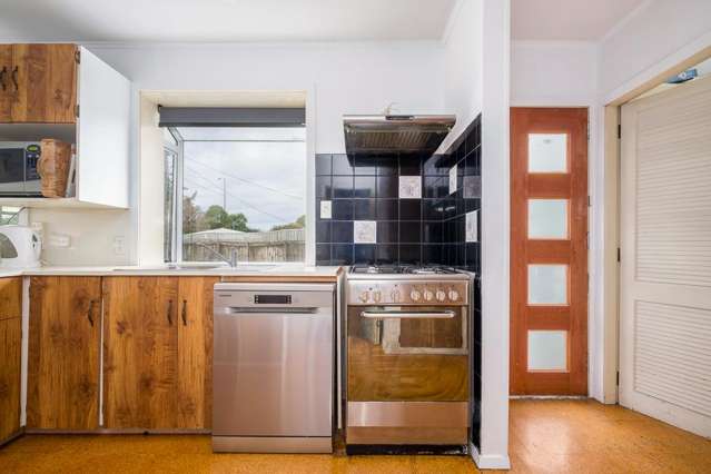 46 Gould Crescent Woolston_3