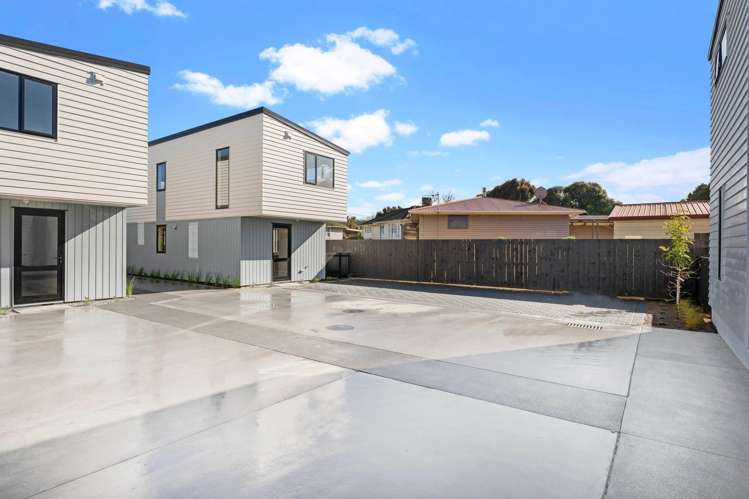 4/3 Derrett Place Mangere Bridge_8