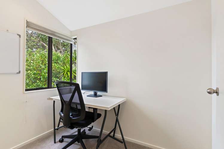 1/12 Herons Way Northcote_16