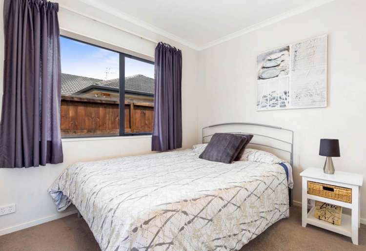 2 Bellshill Close Wattle Downs_10