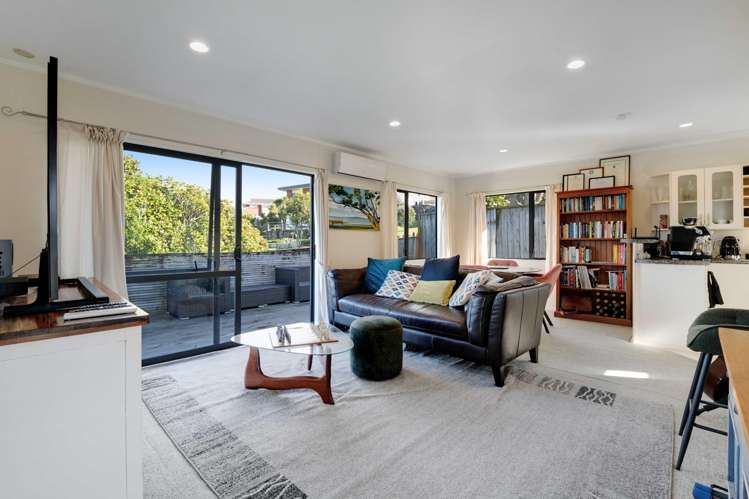 54 Mirrabooka Avenue Botany Downs_24