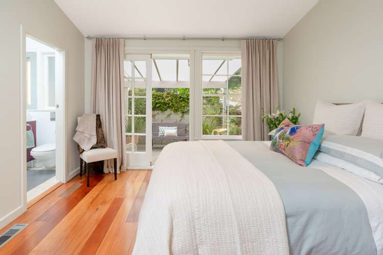 15 Taumaru Avenue Lowry Bay_23