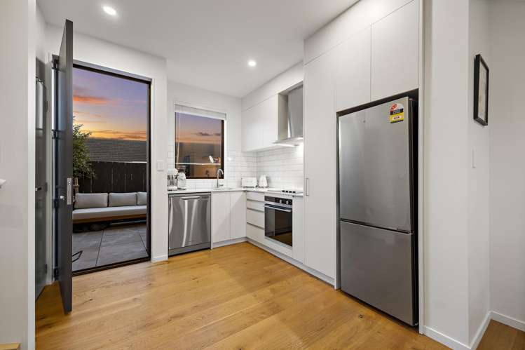 12/82 East Coast Road Milford_7