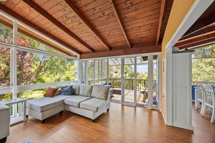 12 Raroa Terrace Waiatarua_4