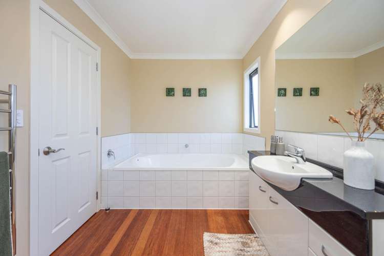 72 Barrington Drive Huntington_24