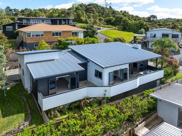 A Sophisticated Sleek Seaside Statement