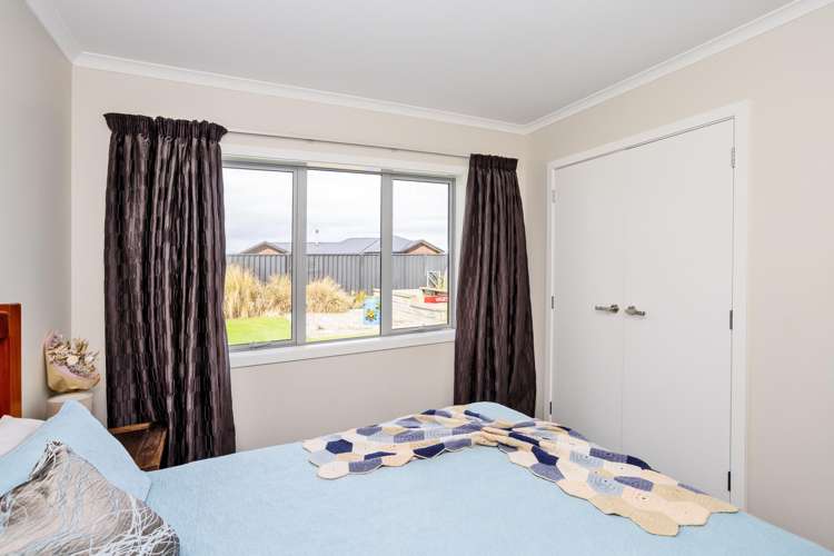 21 Sunrise Drive Seaward Bush_15