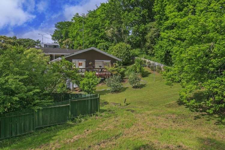 2/11 Mahuta Grove Northcote_17