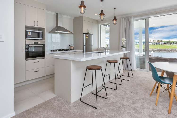 18 Finch Street One Tree Point_7