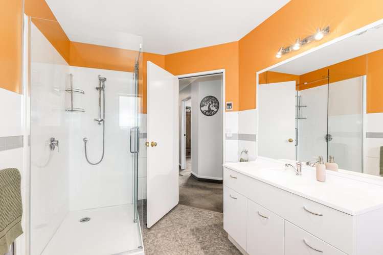 41 Clearwater Terrace Brown Owl_13