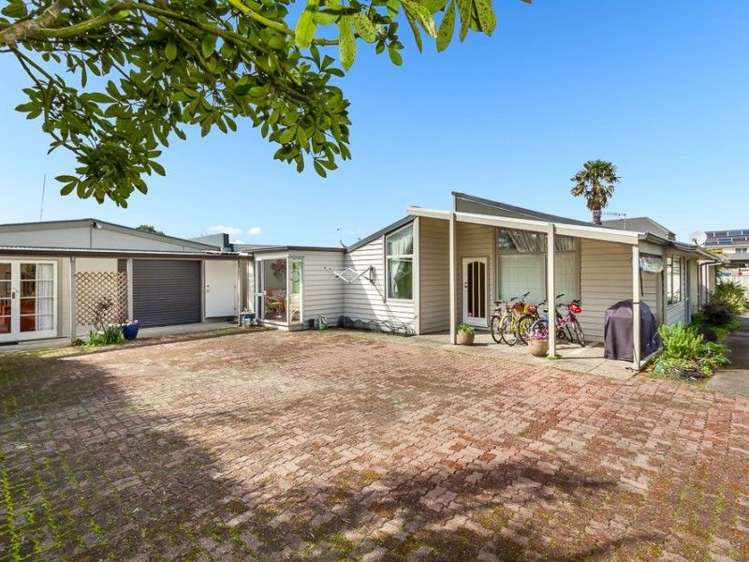 110 Linton Street West End_13