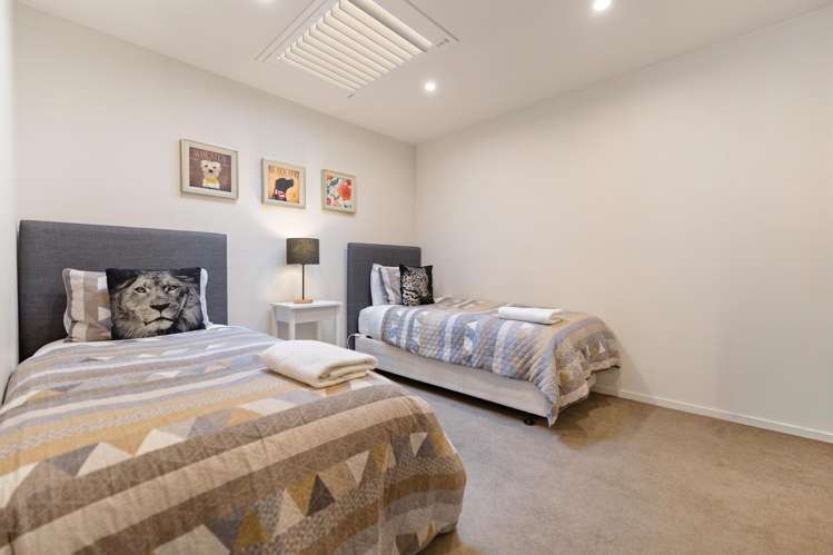 8 Hallenstein Street Queenstown_14