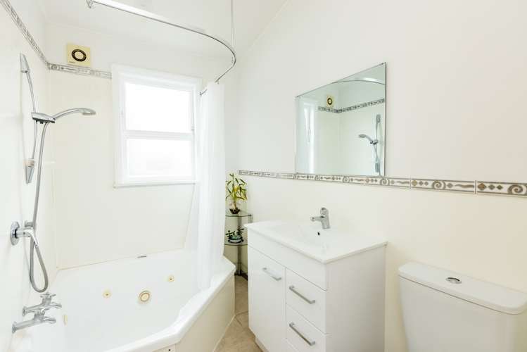 9 Veronica Avenue Marewa_12