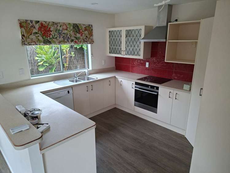 21 Rutherford Drive Waikanae Beach_3
