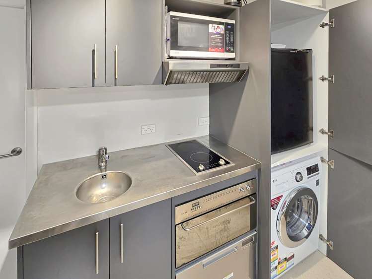 608/15 Holland Street 2185_3