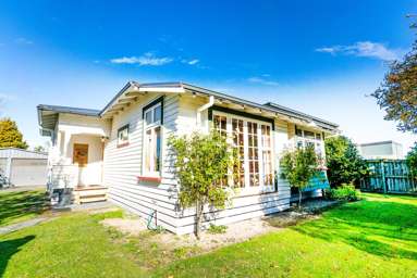 808 Riverslea Road South_1