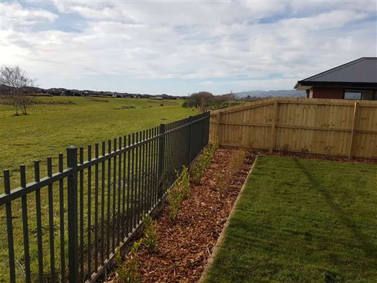 6 Vahsel Bay Place Wigram_6