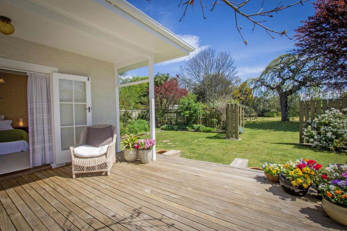 Spacious 4-Bedroom Home with Sleepout & Large Garden 3