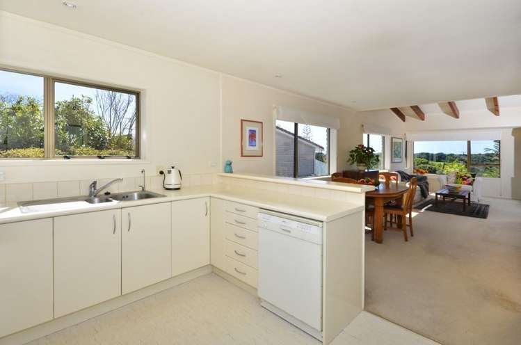 3/3 Peter Terrace Castor Bay_10