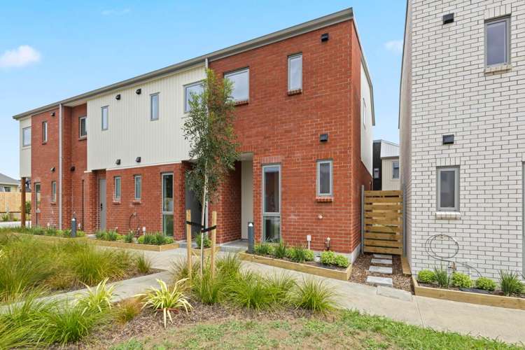 27 Te Ara Wai Mangere East_2