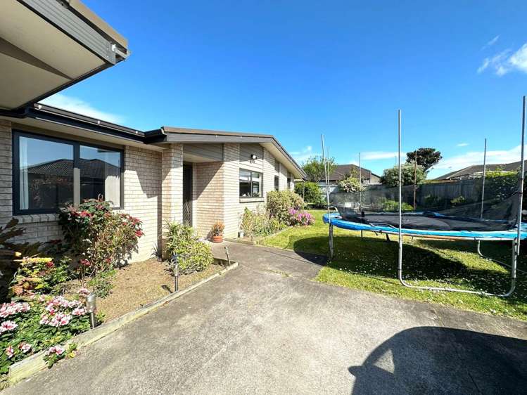 53 Sunningdale Street Wattle Downs_19