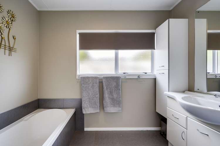 18a Cassino Crescent Onekawa_7