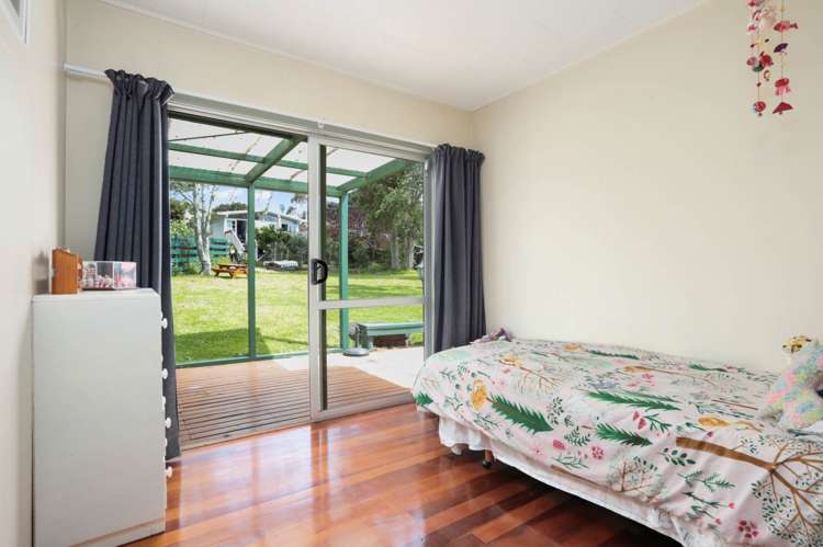 29 Finlow Drive Te Atatu South_13