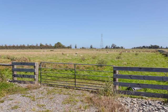 445 Perrys Road East Taratahi_1