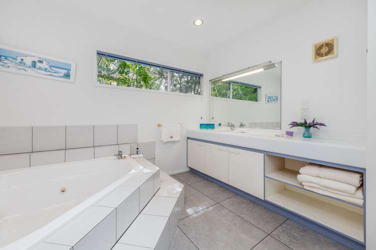 32 Whale Cove Stanmore Bay_26