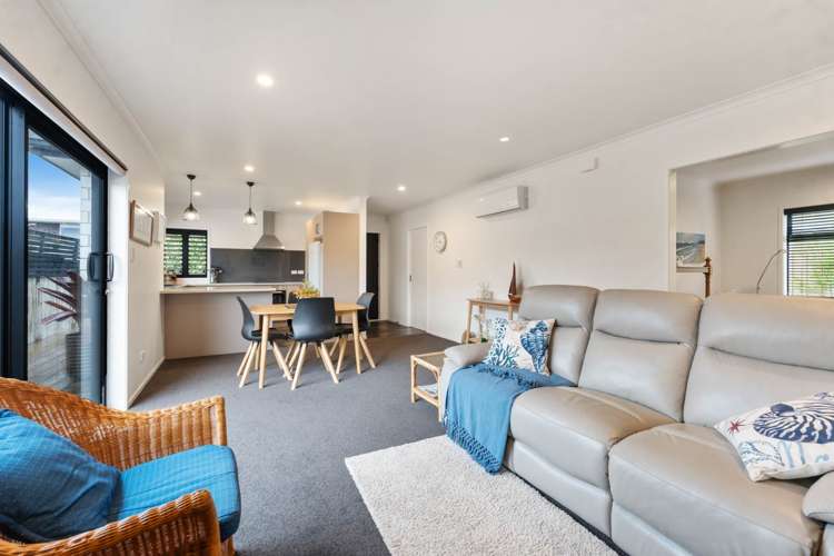 4B Lillian Place Orewa_6