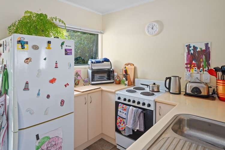 11 Banff Way Toi Toi_11