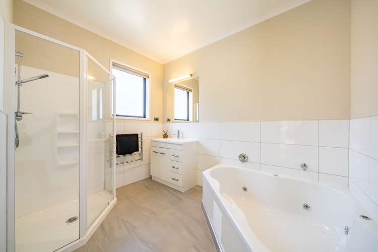 27 Percy Kinsman Crescent Riverstone Terraces_10