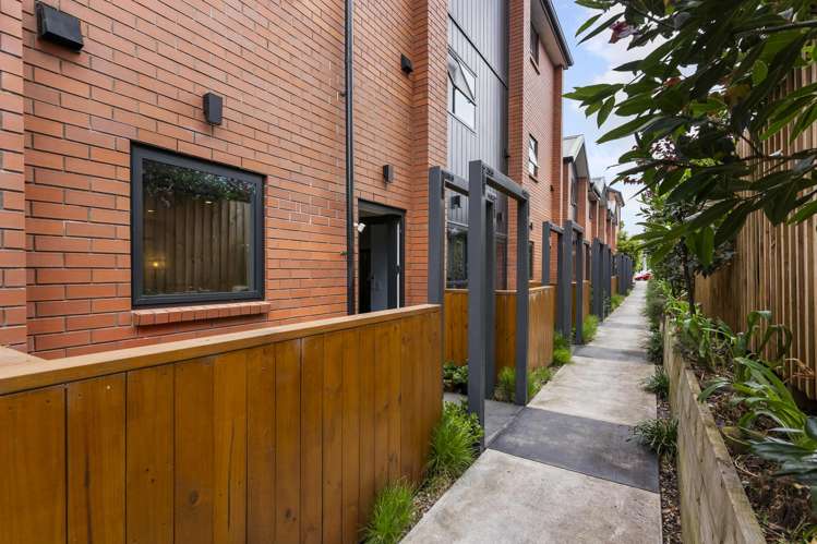 10/10 Yeovil Road Te Atatu Peninsula_20