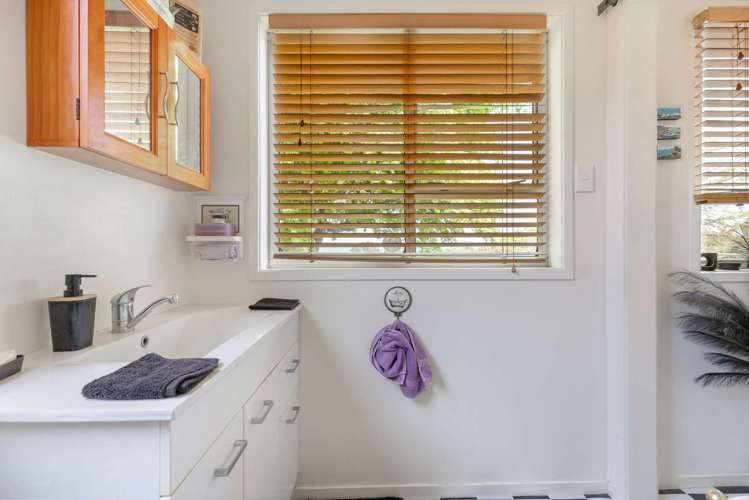 2/37 Hinemoa Avenue Lake Taupo_10