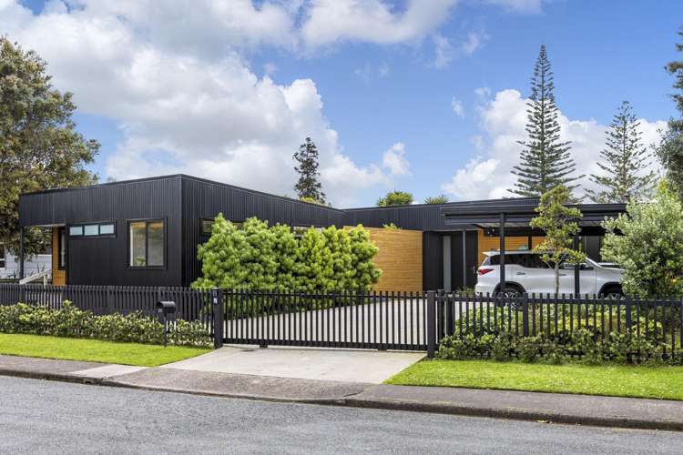 59 The Circle Manly_1