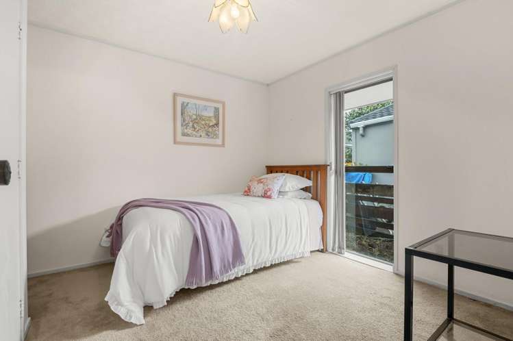 2/4 Beach Road Orewa_11