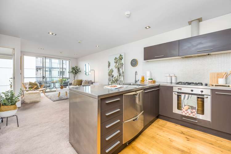 5p/435 New North Road Kingsland_12