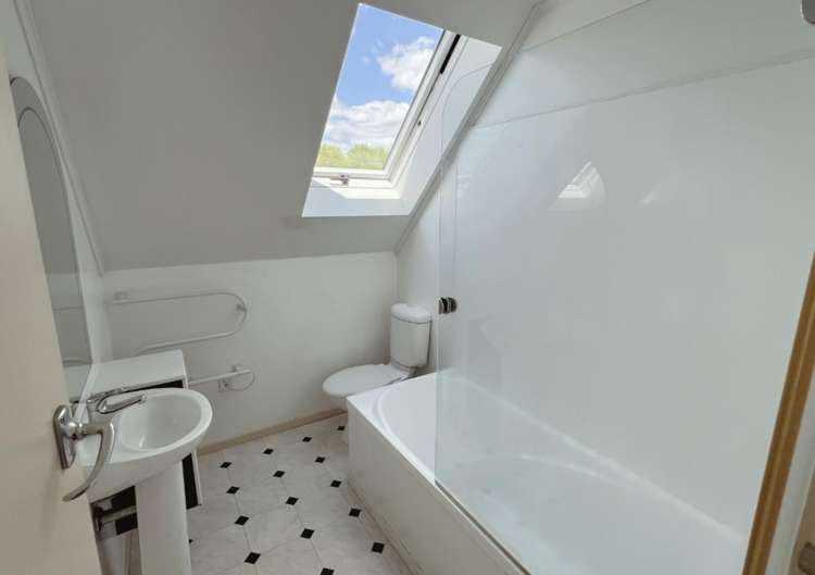 1235A Victoria Street 3295_12