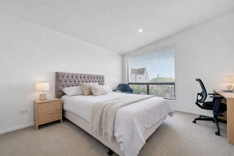 14/4 Glen Atkinson Street St Heliers_6