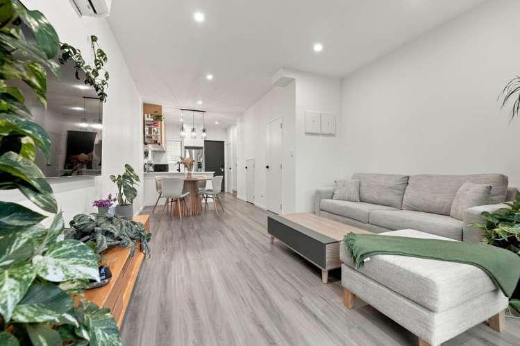 18 Kiato Lane Flat Bush_9