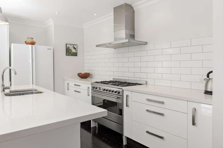 8 Otaki Street Miramar_7