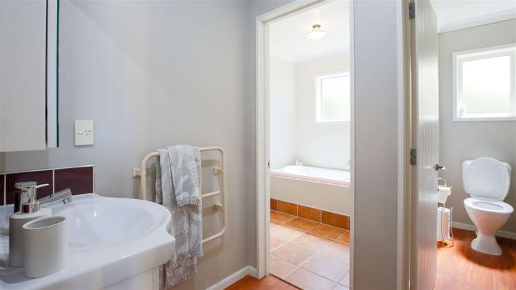 28 Koromiko Crescent Diamond Harbour_18