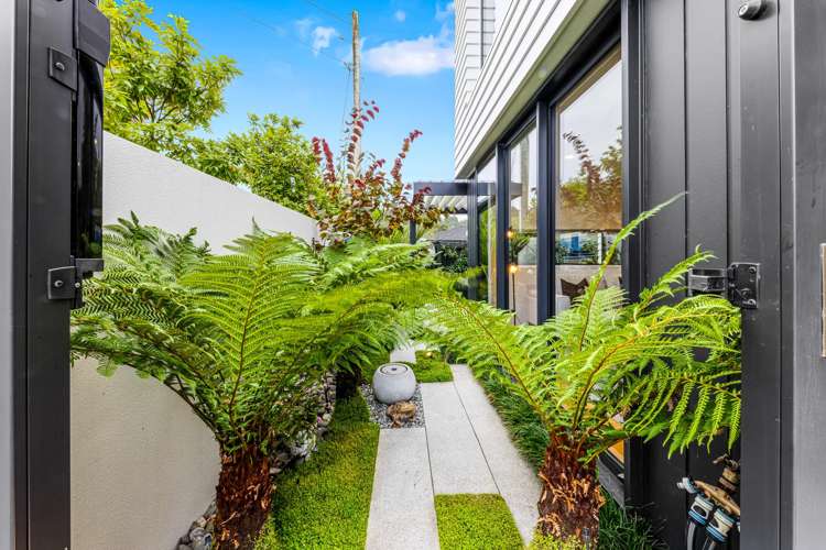 3 Forest Glen Orewa_17