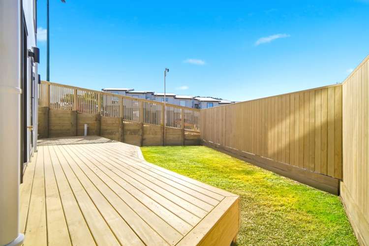 2 Waka Street Albany_23