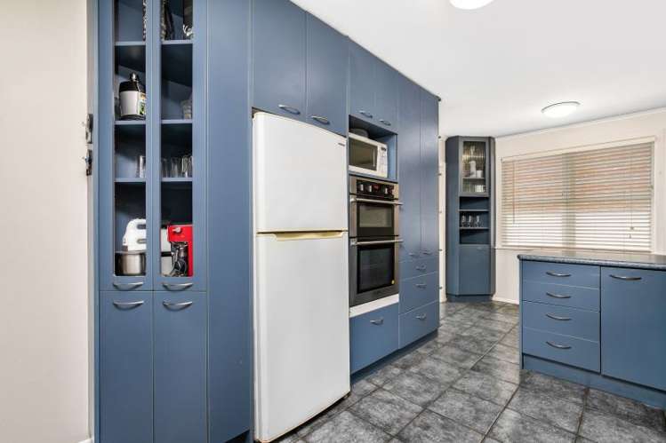 16 Montmere Avenue Te Atatu Peninsula_9