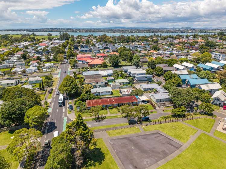 25 Point England Road Point England_23