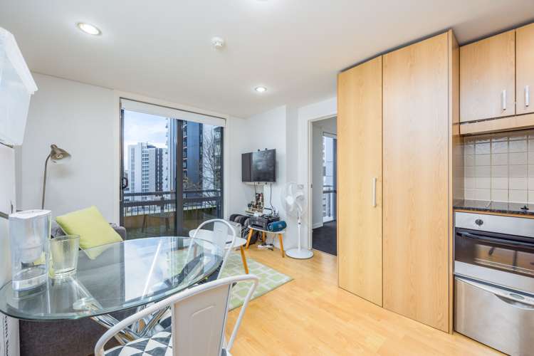 303/76 Wakefield Street_0