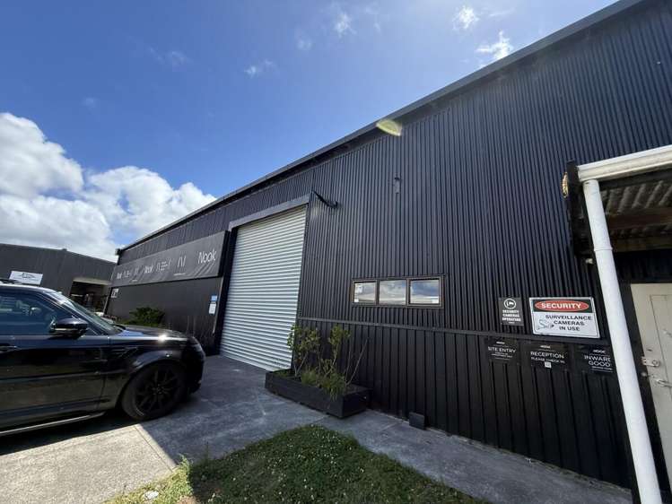 156E Main road Kumeu_7